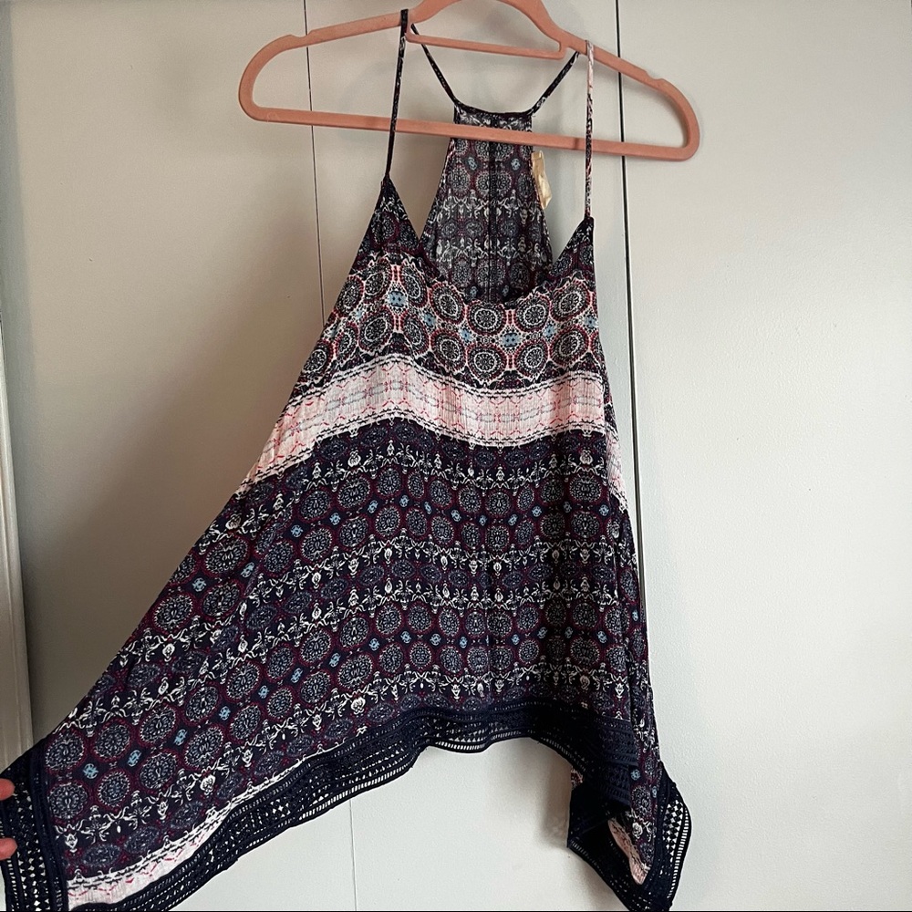 Patterned tank top with lace detail trim